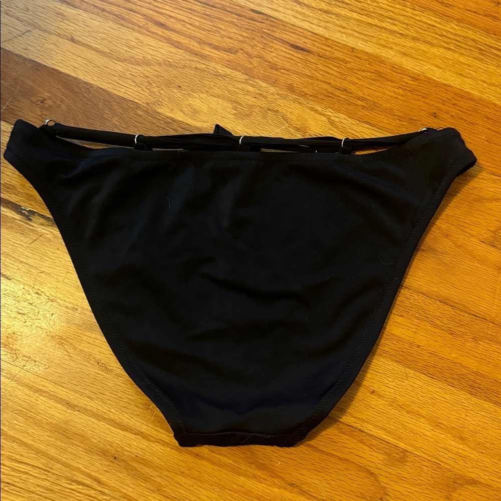 Victoria's Secret Black Bikini Bottom - Picture 4 of 4